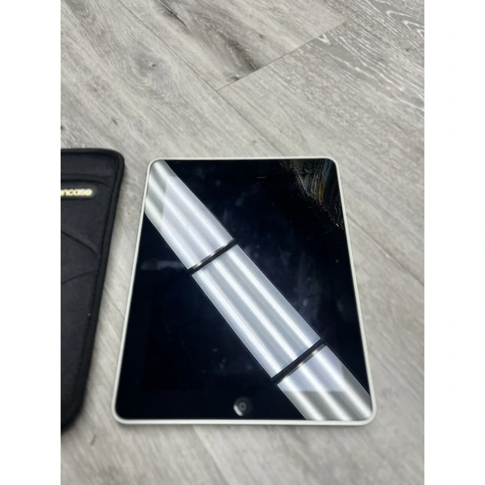 Apple iPad (1st Generation) Wi-Fi 16 GB Tablet NOT TESTED